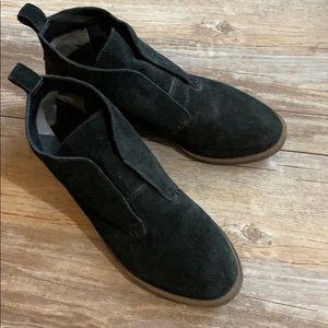 Franco Sarto size 6 suede booties